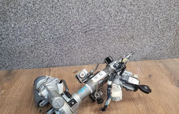 Steering wheel axle set