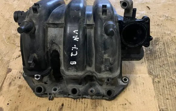 Volkswagen Polo Intake manifold 03E129711C