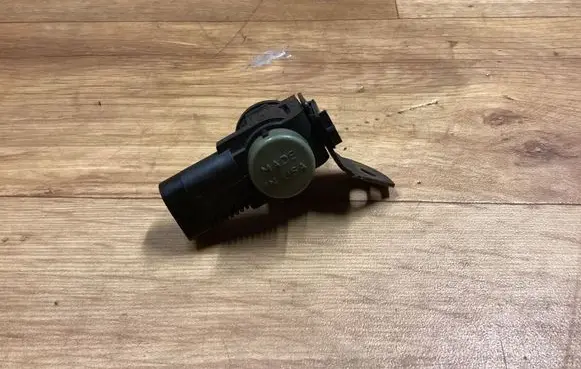 Volkswagen PASSAT B6 Turbo solenoid valve 1J0906283C