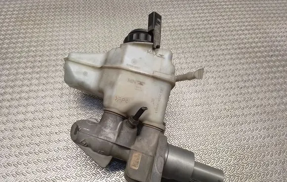 Volkswagen Caddy Master brake cylinder 1K0945459A