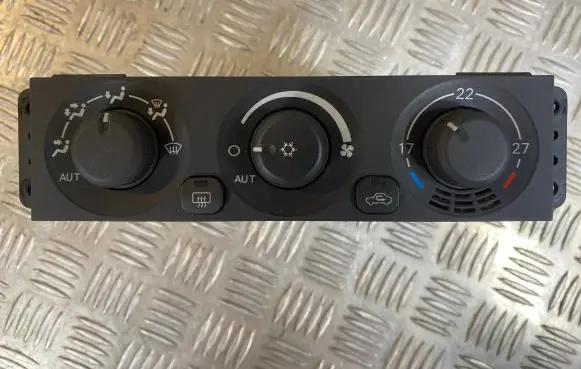 Mitsubishi Pajero Climate control unit MR500646 1464308800