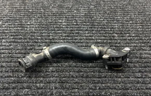 BMW M5 F90 Coolant pipe/hose 72407783 7852336