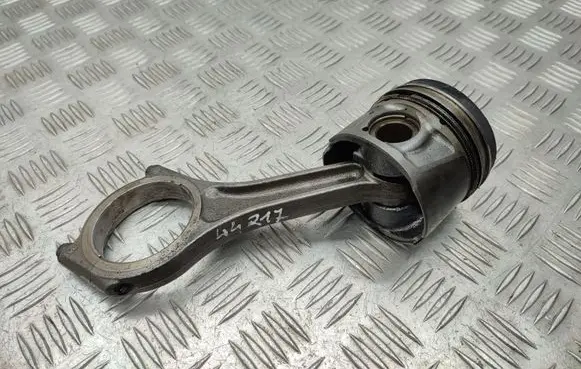 Land Rover Discovery 3 - LR3 Piston with connecting rod