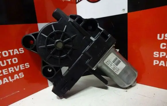 Volvo V70 Front door window regulator motor 970713