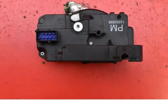 Opel Meriva A Front door lock 13203899