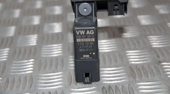 Volkswagen Caddy Glow plug pre-heat relay 038907281D 0522120504