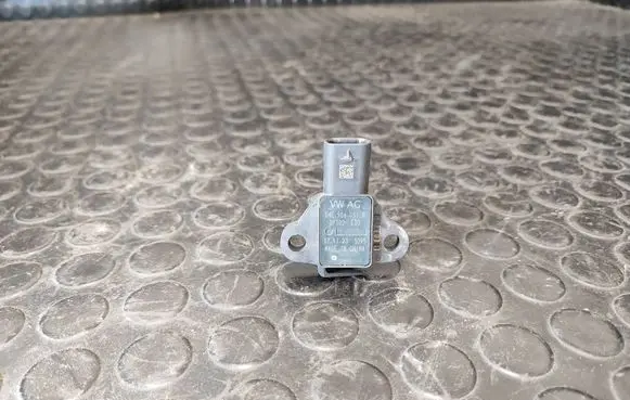 Skoda Kamiq Air pressure sensor 04E906051N