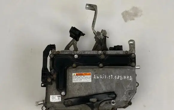 Toyota Auris E180 Voltage converter inverter G920076030