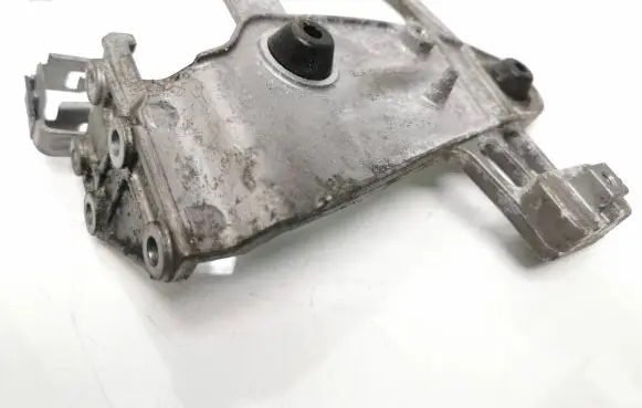 Mercedes-Benz E W212 Air filter cleaner box bracket assembly A6510900041 21142