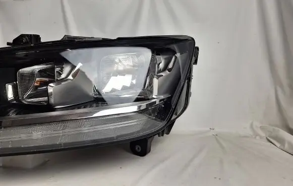 Audi Q2 - Headlight/headlamp 81A941003 90083626