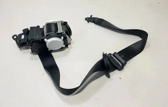 BMW X6 G06 Front seatbelt 7497849