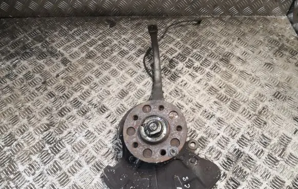 Front wheel hub