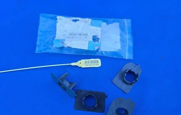 BMW X1 F48 F49 Front parking sensor holder (PDC) 9451698