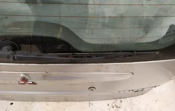 Mitsubishi Space Star Rear wiper blade arm