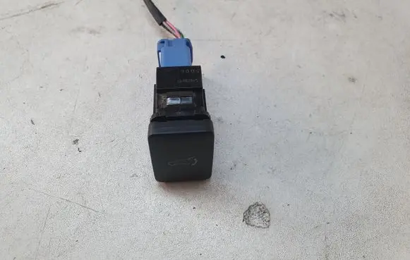 Toyota Auris E180 Tailgate/boot open switch button 5C065D06