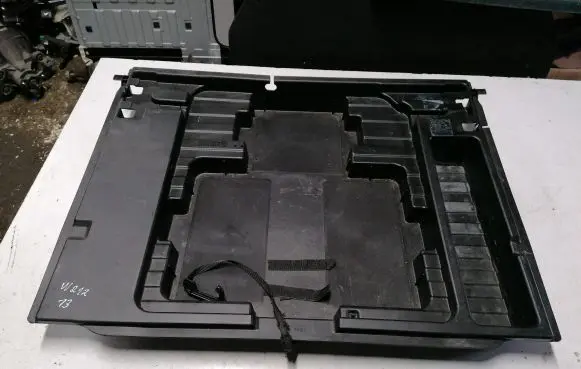 Mercedes-Benz E W212 Tool box A2128990021