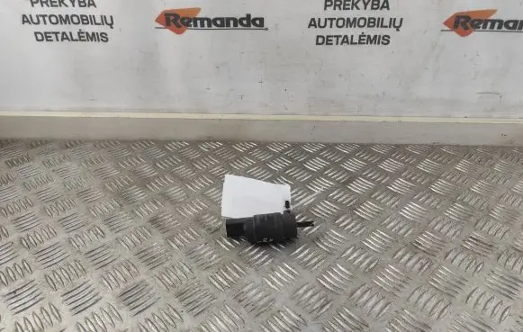 Iveco Daily 5th gen Windscreen/windshield washer pump 504015670