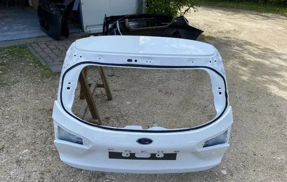 Ford Focus Tailgate/trunk/boot lid JX7BN40414BB