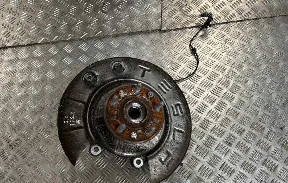 Tesla Model S Rear wheel hub