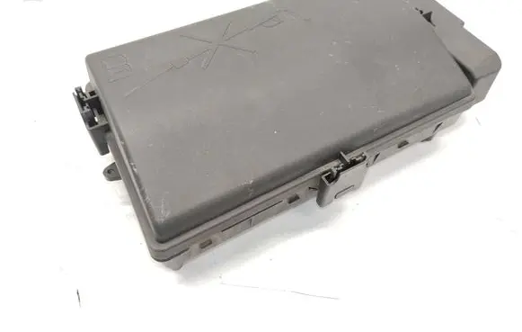 Opel Insignia A Fuse module 13255300 529050199