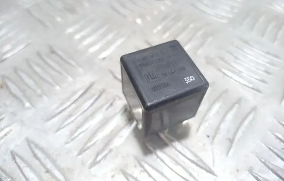 Opel Zafira A Other relay 90464760