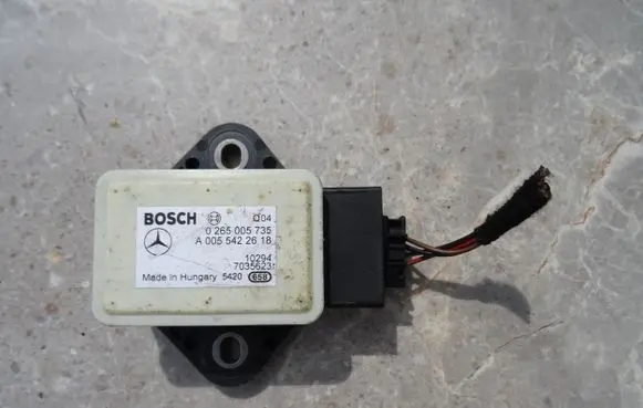 Mercedes-Benz E W212 ESP acceleration yaw rate sensor A0055422618 0265005735