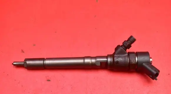 KIA Carens I Fuel injector 3380027010