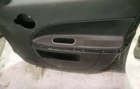 Chevrolet HHR Front door card panel trim
