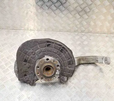 Maserati Quattroporte Front wheel hub 670001898