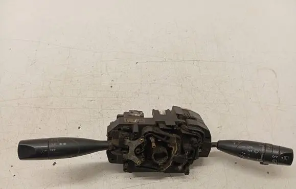 Wiper turn signal indicator stalk/switch