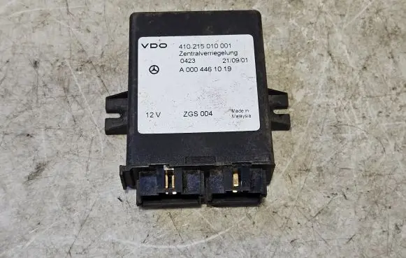 Mercedes-Benz Sprinter W901 W902 W903 W904 Door central lock control unit/module A0004461019