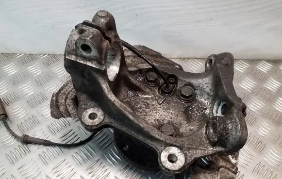 BMW 1 E81 E87 Front wheel hub spindle knuckle 6773209