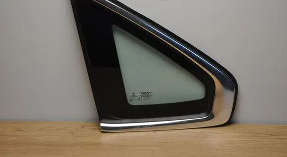 Volvo S90, V90 Rear side window 31689018