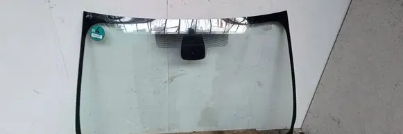 Renault Megane III Front windscreen/windshield window 