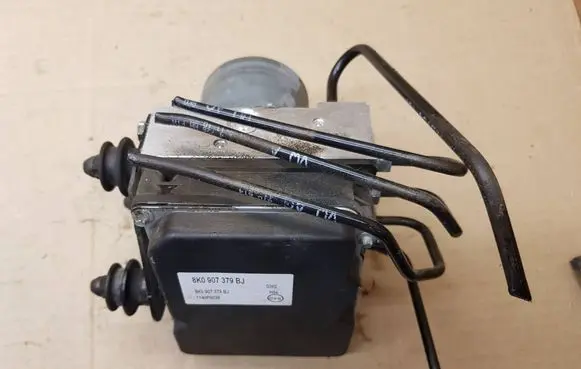 Audi A5 8T 8F ABS Pump 8K0907379BJ 1140P0028 8K0614517EJ