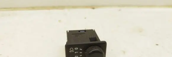 Subaru Impreza II Headlight level height control switch