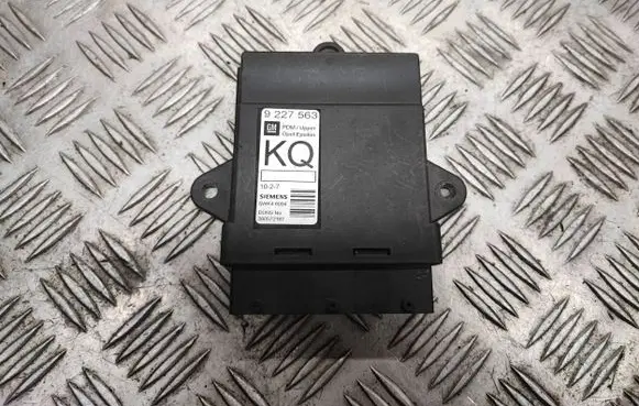 Opel Vectra C Door control unit/module 9227563 5WK46004