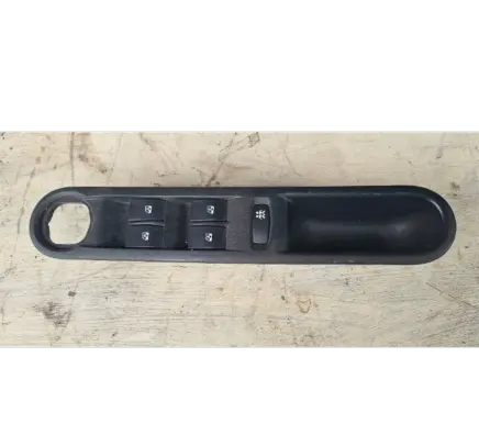 Renault Espace IV Electric window control switch 8200328427