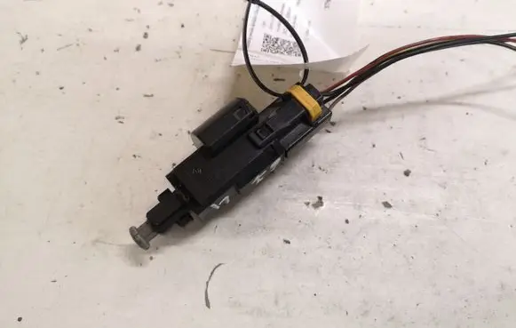 Opel Zafira A Brake pedal sensor switch 09132299 09175172 09175185