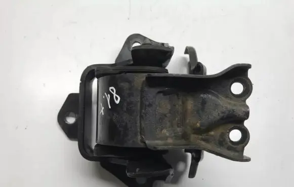 Hyundai Tucson JM Engine mount bracket 218142E400