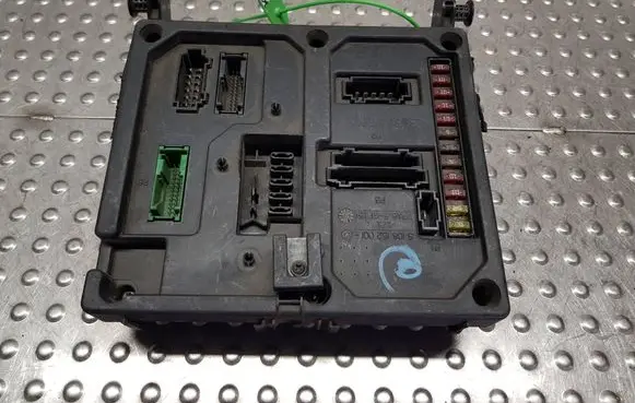 Seat Alhambra (Mk1) Fuse box set S26371082 7M3962258F S110730200D
