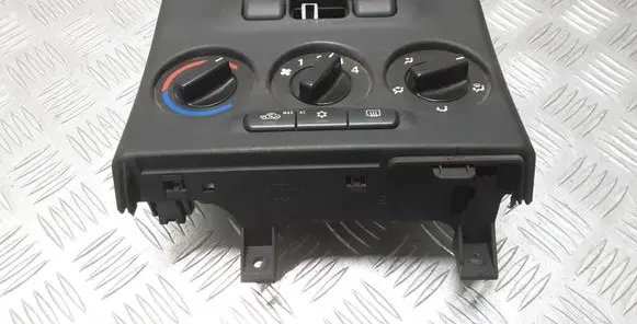 Opel Zafira A Climate control unit 90559839