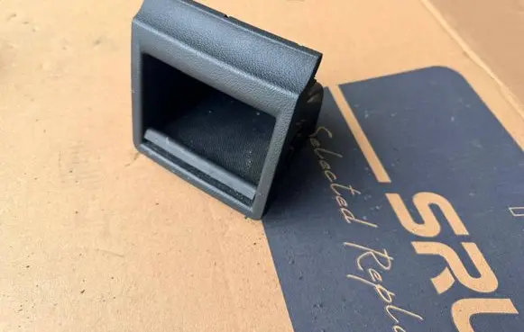 Audi A3 S3 8P Glove box central console 8P0863351D