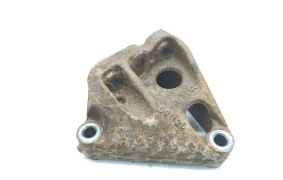Toyota Prius (XW30) Engine mounting bracket