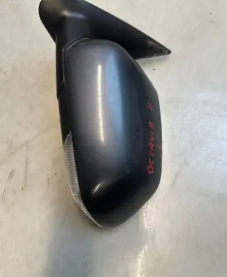 Skoda Octavia Mk2 (1Z) Front door electric wing mirror