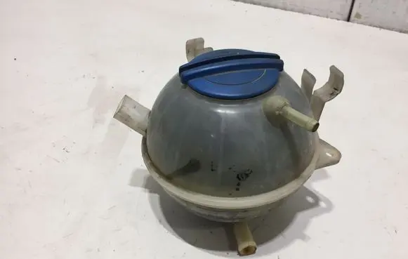 Volkswagen PASSAT B6 Coolant expansion tank/reservoir 1K0121407