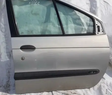 Renault Scenic I Front door
