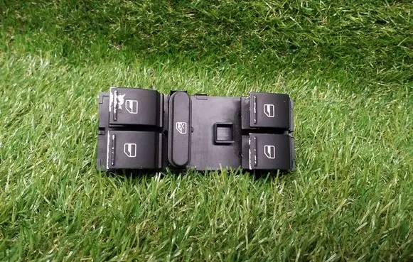 Volkswagen Golf Plus Electric window control switch 1K4959857 125506S