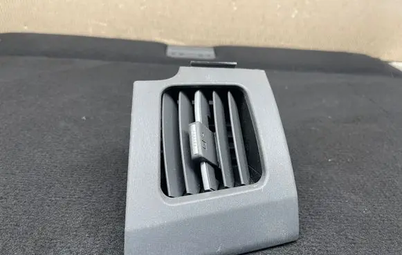 Toyota Prius (XW30) Dashboard side air vent grill/cover trim 5565047120 5566047030