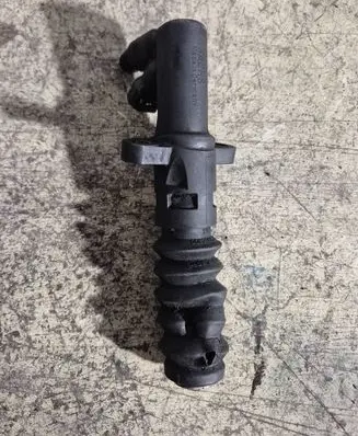 Clutch slave cylinder